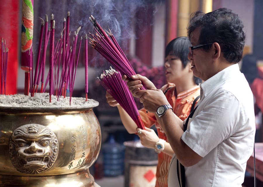 Chinese temple, Glodok, Jakarta, (photo by Corrie Wingate)
