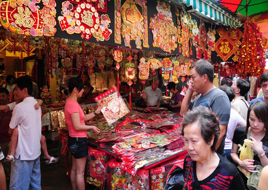 Browsing the markets in Chinatown