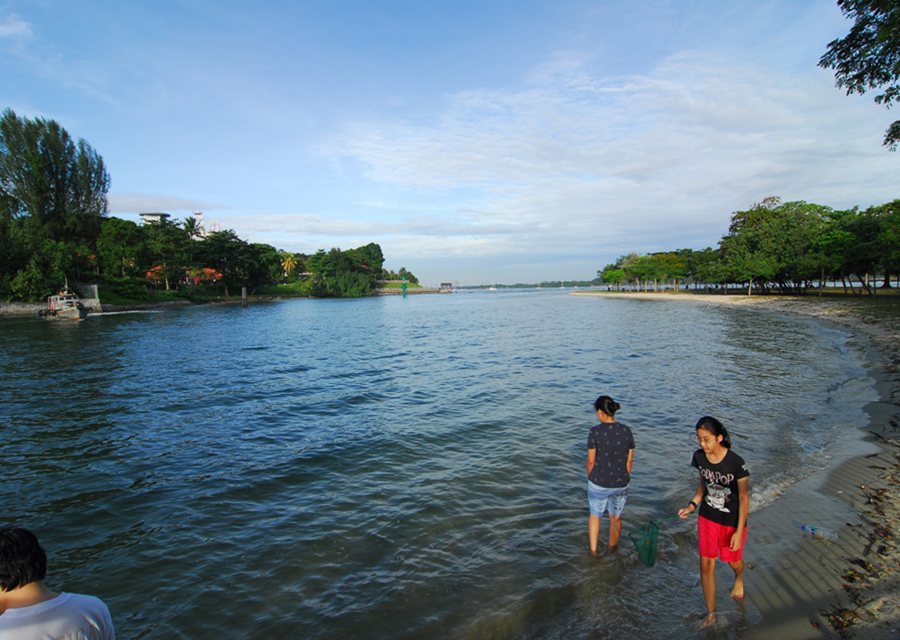 The relaxed Changi beach, (photo by Vincent Ng)